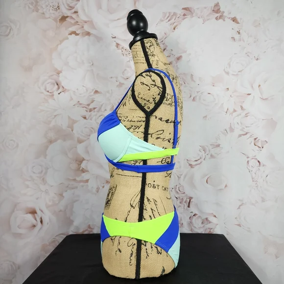 Green and Blue Colorblock Push-Up Cheeky Bikini Set - Picture 3 of 16